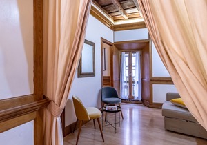 Spagna Historical Apartment by Spanish Steps