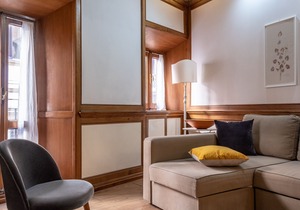 Spagna Historical Apartment by Spanish Steps