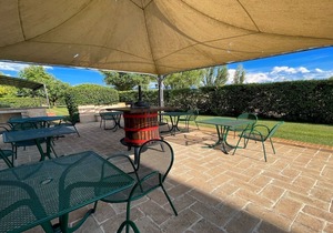 Spello By The Pool - Sleeps 11 - close to Spello central - large exc pool - wifi