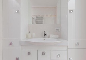 Tritone Minimal