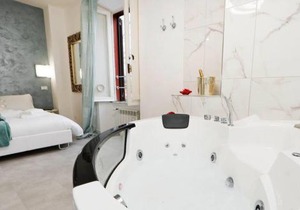 White Panoramic Jacuzzi Suite Trastevere