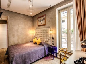 Hotel | Rione III Colonna