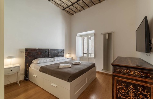 Rione VI Parione Apartment | 100 m² Apartment ∙ 2 bedrooms ∙ 6 guests