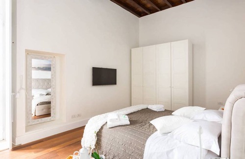 Rione III Colonna Apartment | 110 m² Apartment ∙ 1 bedroom ∙ 4 guests