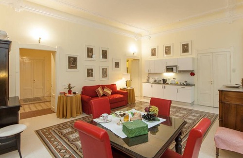 Roman Ghetto Apartment | 110 m² Apartment ∙ 3 bedrooms ∙ 6 guests