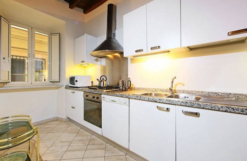Rione VI Parione Apartment | 120 m² Apartment ∙ 2 bedrooms ∙ 6 guests