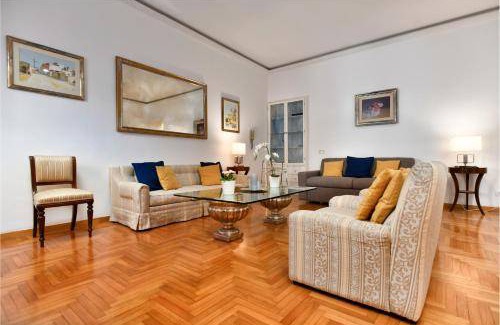 Rione III Colonna Apartment | 160 m² Apartment ∙ 2 bedrooms ∙ 6 guests