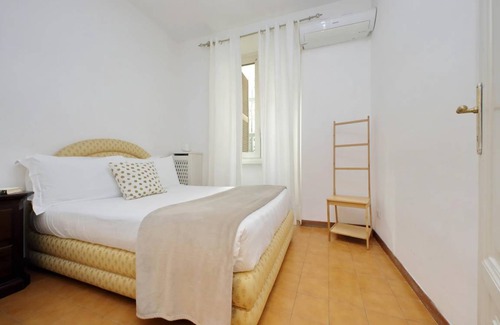 Rione II Trevi Apartment | 180 m² Apartment ∙ 4 bedrooms ∙ 9 guests