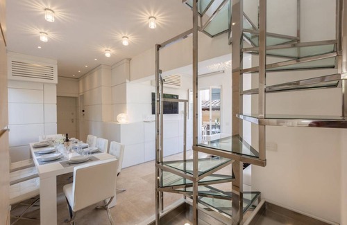 Rome City Centre Apartment | 220 m² Apartment ∙ 3 bedrooms ∙ 10 guests