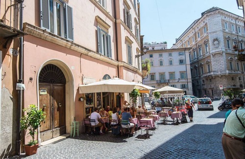 Rione VI Parione Apartment | 70 m² Apartment ∙ 2 bedrooms ∙ 5 guests