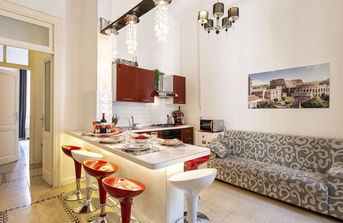 Monti Apartment | A Roman experience at the Colosseum