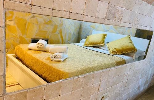 Rione XI Sant'Angelo Apartment | Ancient Roman Mansion