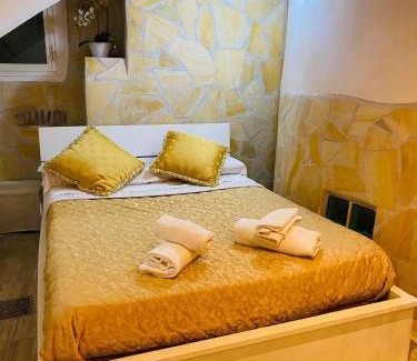 Rione XI Sant'Angelo Apartment | Ancient Roman Mansion