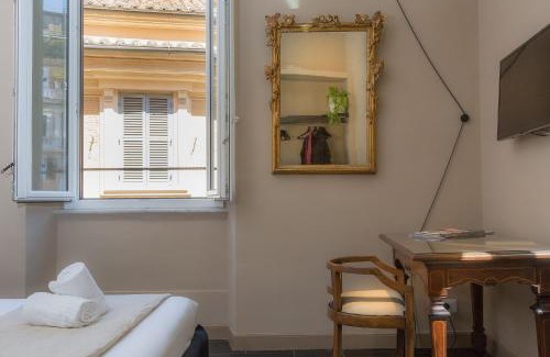 Rione IV Campo Marzio Apartment | App Condotti Luxury Apartment In Rome