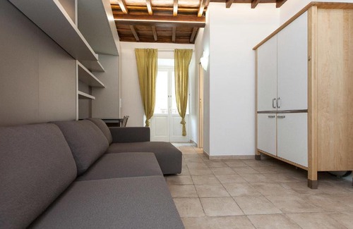 Roman Ghetto Apartment | Arenula Studio