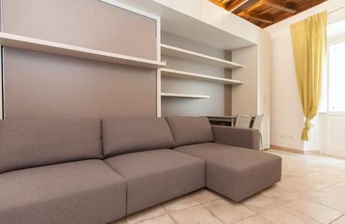 Roman Ghetto Apartment | Arenula Studio