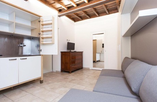 Roman Ghetto Apartment | Arenula Studio