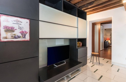 Rione XI Sant'Angelo Apartment | Bella Elena apartment - Jewish Ghetto