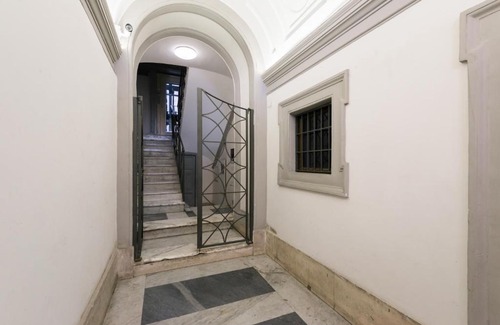 Rione III Colonna House | Bernini Collection