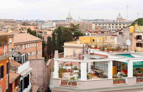 Trastevere Apartment | Black Enchanting Jacuzzi Suite Trastevere