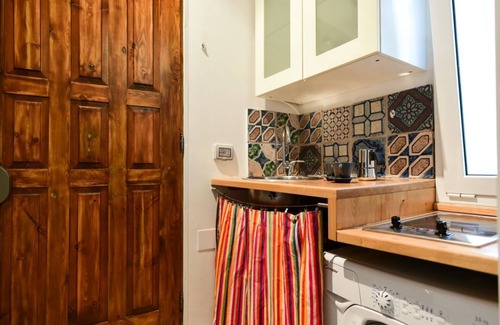 Rione VII Regola Apartment | Campo de'Fiori Cozy Studio