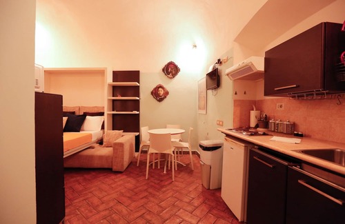 Rione VI Parione Apartment | Campo de Fiori mold