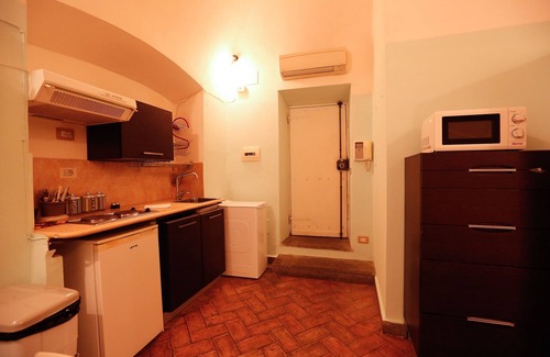 Rione VI Parione Apartment | Campo de Fiori mold