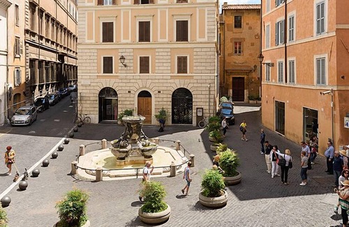 Rione XI Sant'Angelo Apartment | Campo Fiori Ghetto panoramic terrace, fountain view 4 BR 3 BA in historic palace