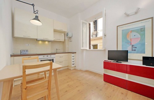 Monti Apartment | Caprareccia in Monti, 1br In Rione Monti By Halldis