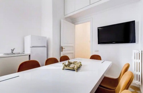 Rione III Colonna Apartment | Central Rome Apartment Near Piazza del Popolon