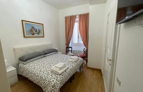 Campitelli Apartment | Charming Apartment Near Roman Forum - 60 m²