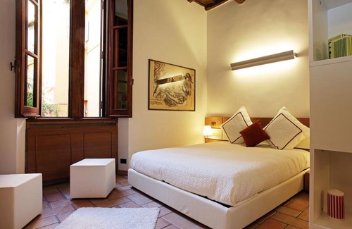 Rione IV Campo Marzio Apartment | Charming Private Flat Spanish Steps