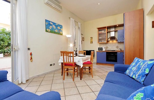 Monti Apartment | Colosseo Apartment With Garden