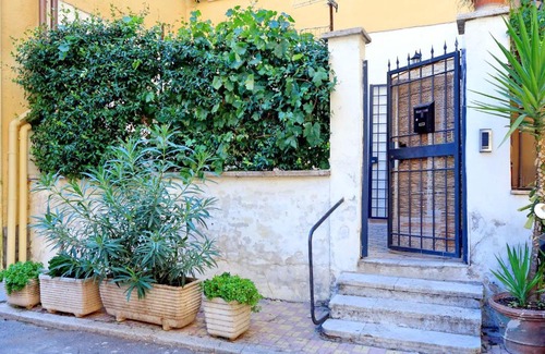 Monti Apartment | Colosseo Apartment With Garden