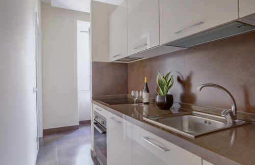 Monti Apartment | Colosseo Gardens - C7