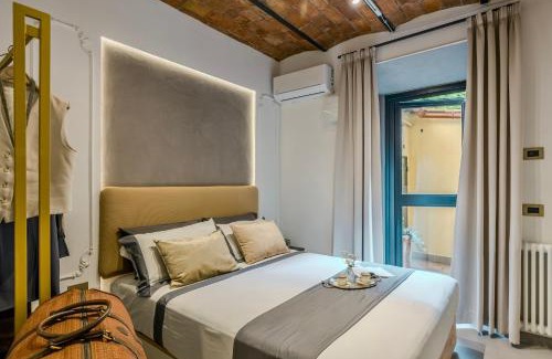 Monti Apartment | Colosseum 1 Min Design Apt with Private Courtyard