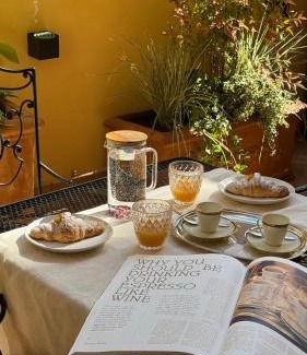 Monti Apartment | Colosseum 1 Min Design Apt with Private Courtyard