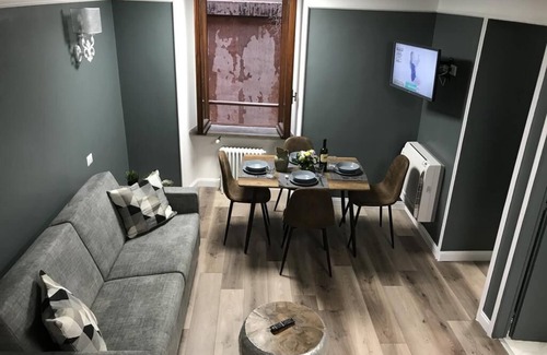 Rione V Ponte Apartment | Cozy and Luxury One Bedroom Apartment