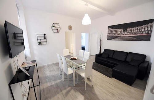 Monti Apartment | Easy Holidays - suite In Selci