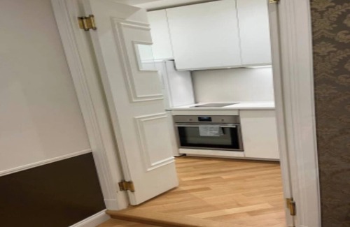 Navona Apartment | Elegant Renovated Apartment in the Heart of Rome
