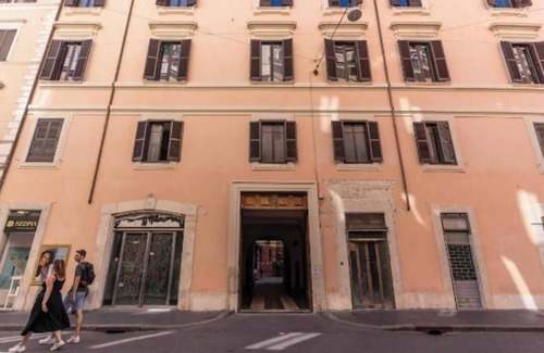 Navona Apartment | Elegant Renovated Apartment in the Heart of Rome