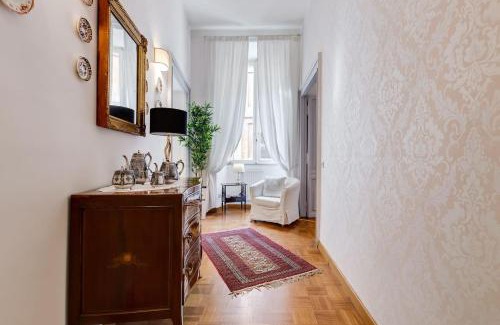 Rione IV Campo Marzio Apartment | Fabulous Pantheon Apartment