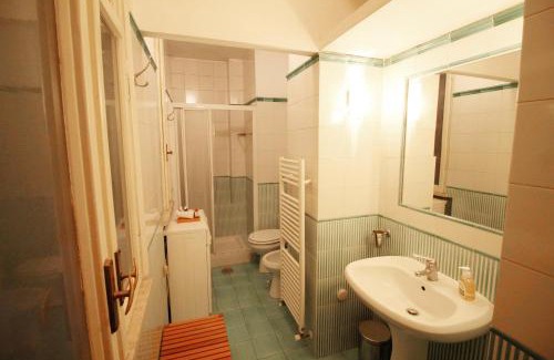 Rione V Ponte Apartment | Family 2BR Apartment in Via Giulia
