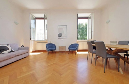 Rione XI Sant'Angelo Apartment | Flatinrome Exclusive Historic Ghetto