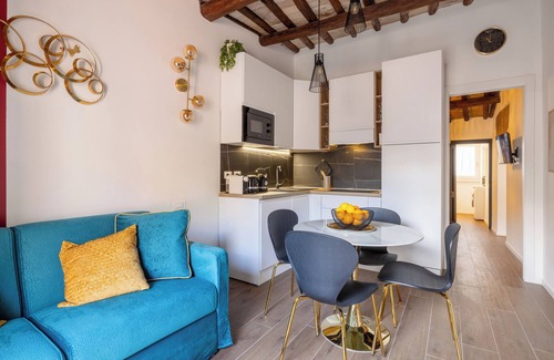 Rione VI Parione Apartment | Flower Terrace – Campo de’ Fiorin- Panoramic terrace in the heart of Rome -