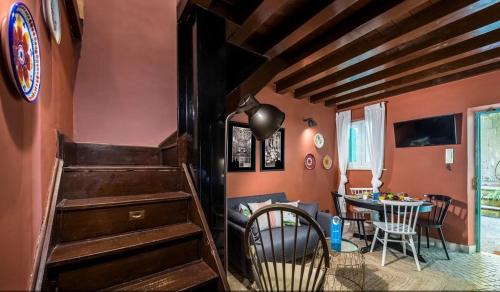 Rome City Centre Apartment | Fontana di Trevi Luxury Nest