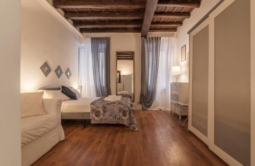 Monti Apartment | Fori Imperiali Elegant Apartment