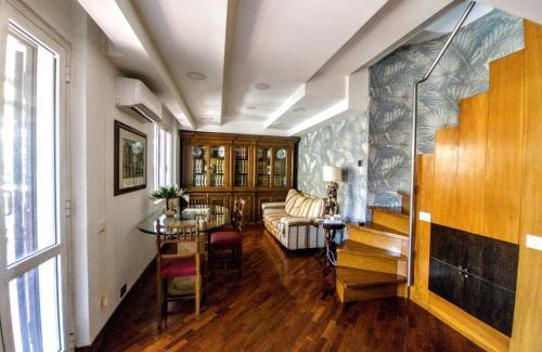 Rione III Colonna Apartment | Frattina Family Romantic Superior Suite