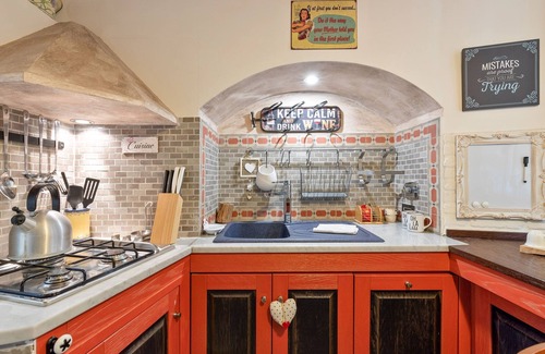 Rione VI Parione Apartment | Governo Vecchio | Comfort for two in Piazza Navona