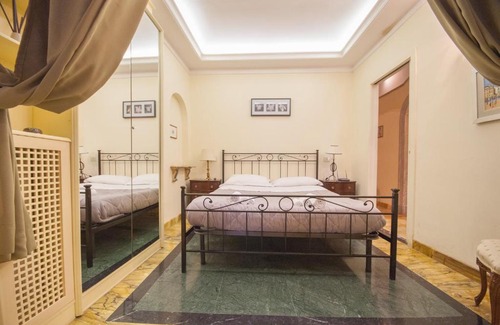 Rione IV Campo Marzio Apartment | Gregoriana Suite